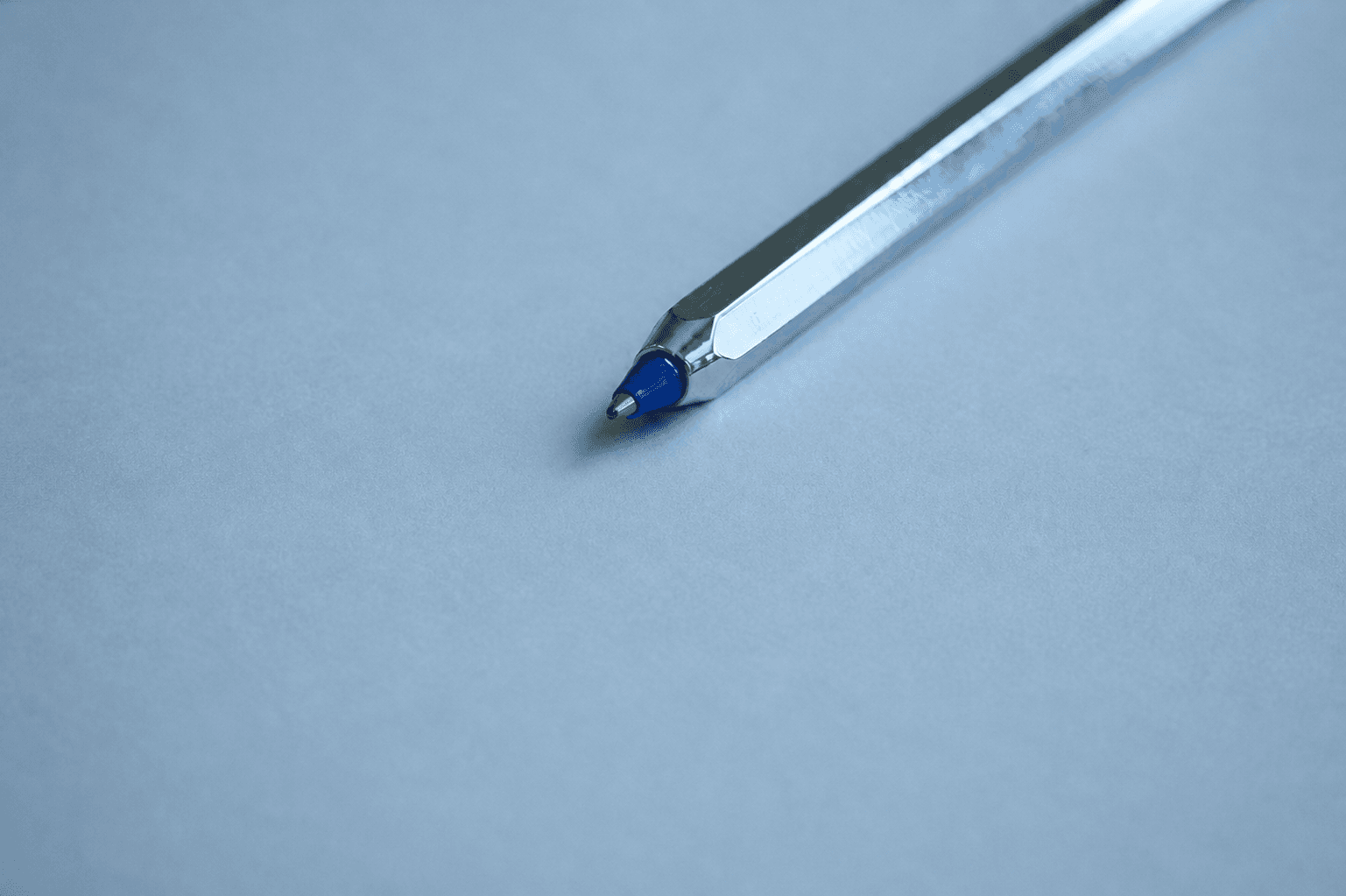 Crayon Schoppmann hybride avec mine stylo montée